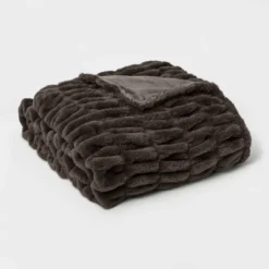 60" X 86" Faux Fur Oversized Bed Throw - Threshold Signature™ 9 60" X 86" Faux Fur Oversized Bed Throw - Threshold Signature™ -Threshold™ GUEST dd445366 f565 4ae7 8f14 2675be1cf726